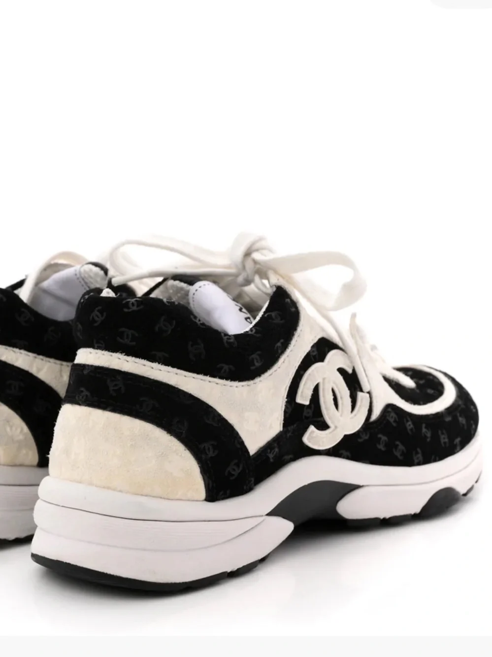CHANEL Suede Calfskin Black and White CC Logo Sneakers Sz 8 1/2 EU 39